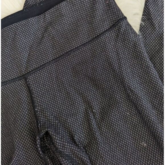 Lululemon grey black white diamond pattern leggings 8 - Picture 3 of 6